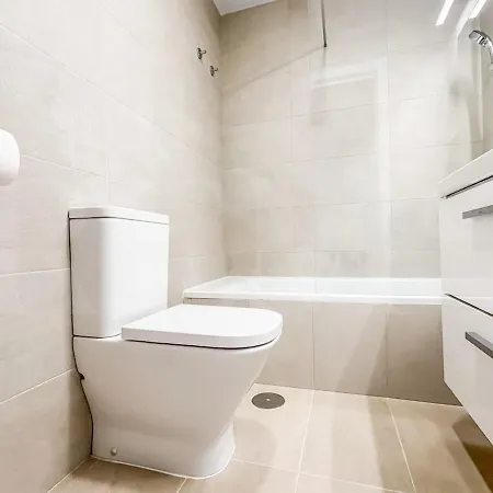 Apartment With Stunning Views And Parking By Rems