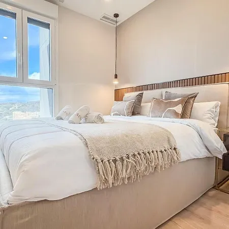Apartment With Stunning Views And Parking By Rems