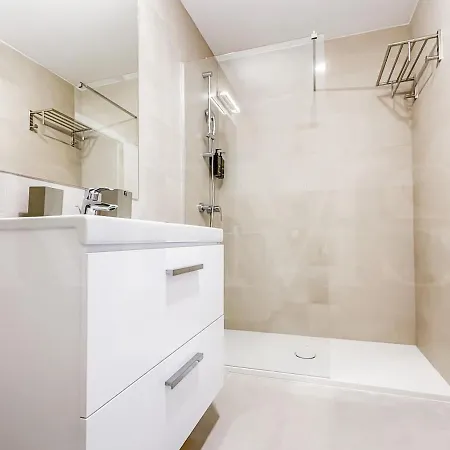 Apartment With Stunning Views And Parking By Rems Malaga