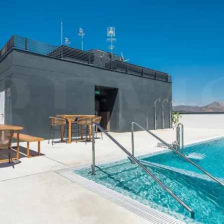 With Stunning Views And Parking By Rems Apartment *